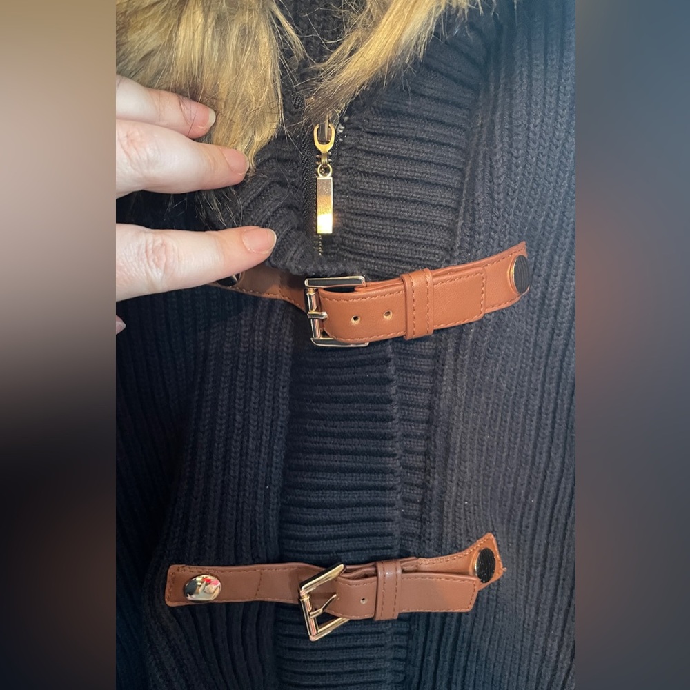 Forever21 Faux Fur Collared Poncho - Picture 5 of 6
